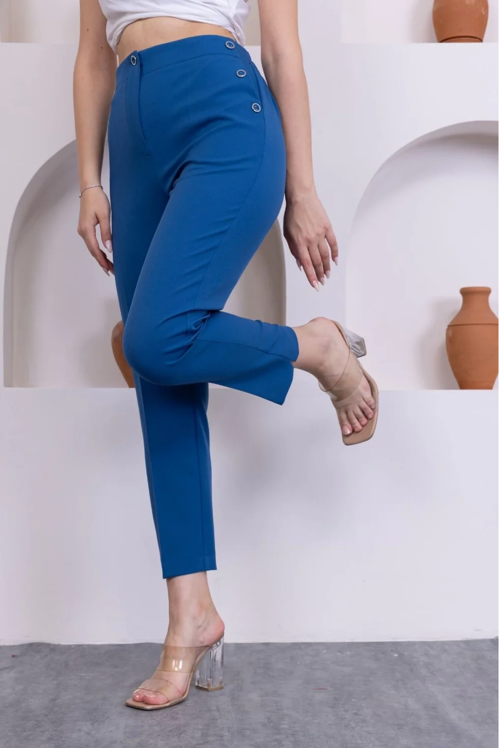 Düğme Detaylı Beli Lastikli Bilek Boy Pantolon 351-İndigo