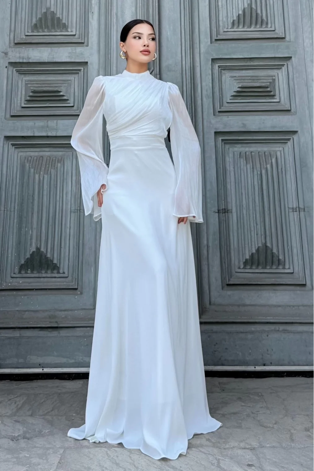 Göğüs Büzgü Detaylı Arkadan Bağlamalı Abiye Elbise 2287-Beyaz