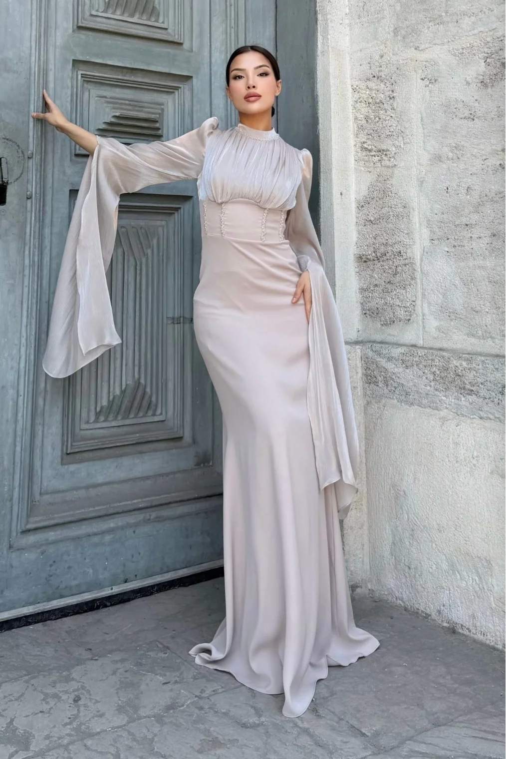 Bel Boncuk İşleme Detaylı Beden Ayarlı Abiye Elbise 2325-Bej