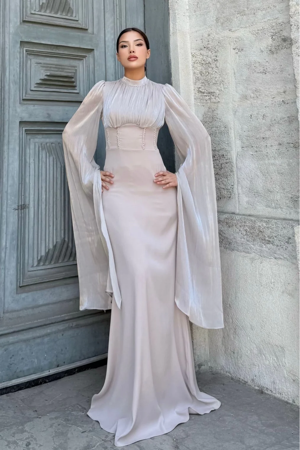 Bel Boncuk İşleme Detaylı Beden Ayarlı Abiye Elbise 2325-Bej