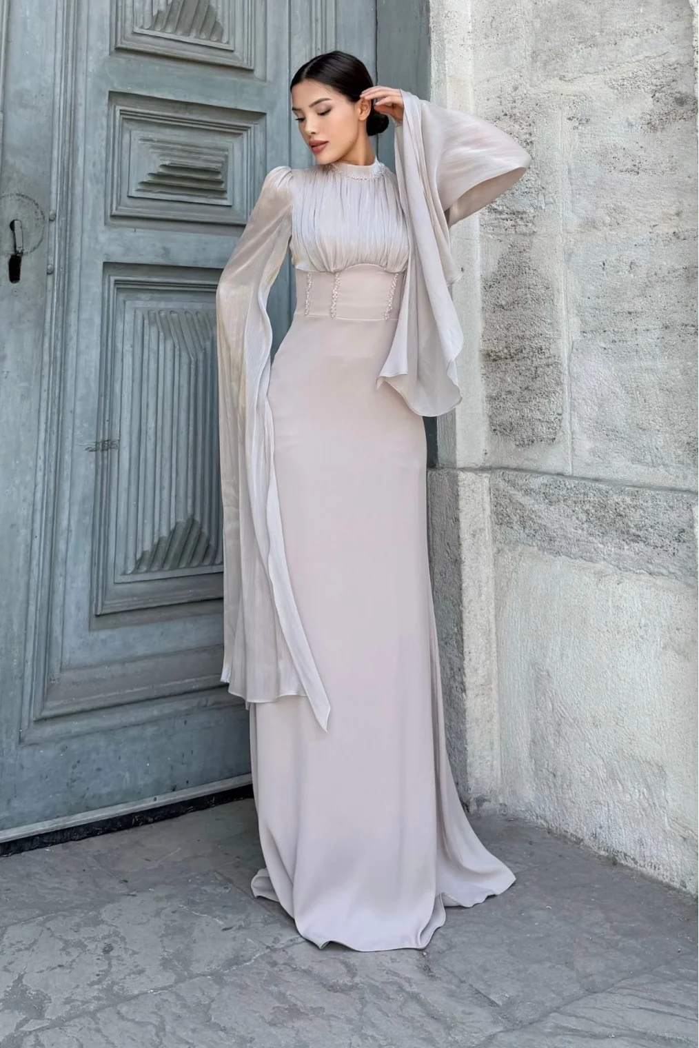 Bel Boncuk İşleme Detaylı Beden Ayarlı Abiye Elbise 2325-Bej