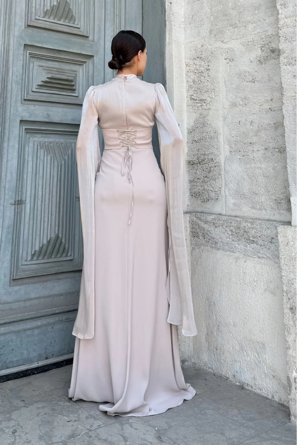 Bel Boncuk İşleme Detaylı Beden Ayarlı Abiye Elbise 2325-Bej