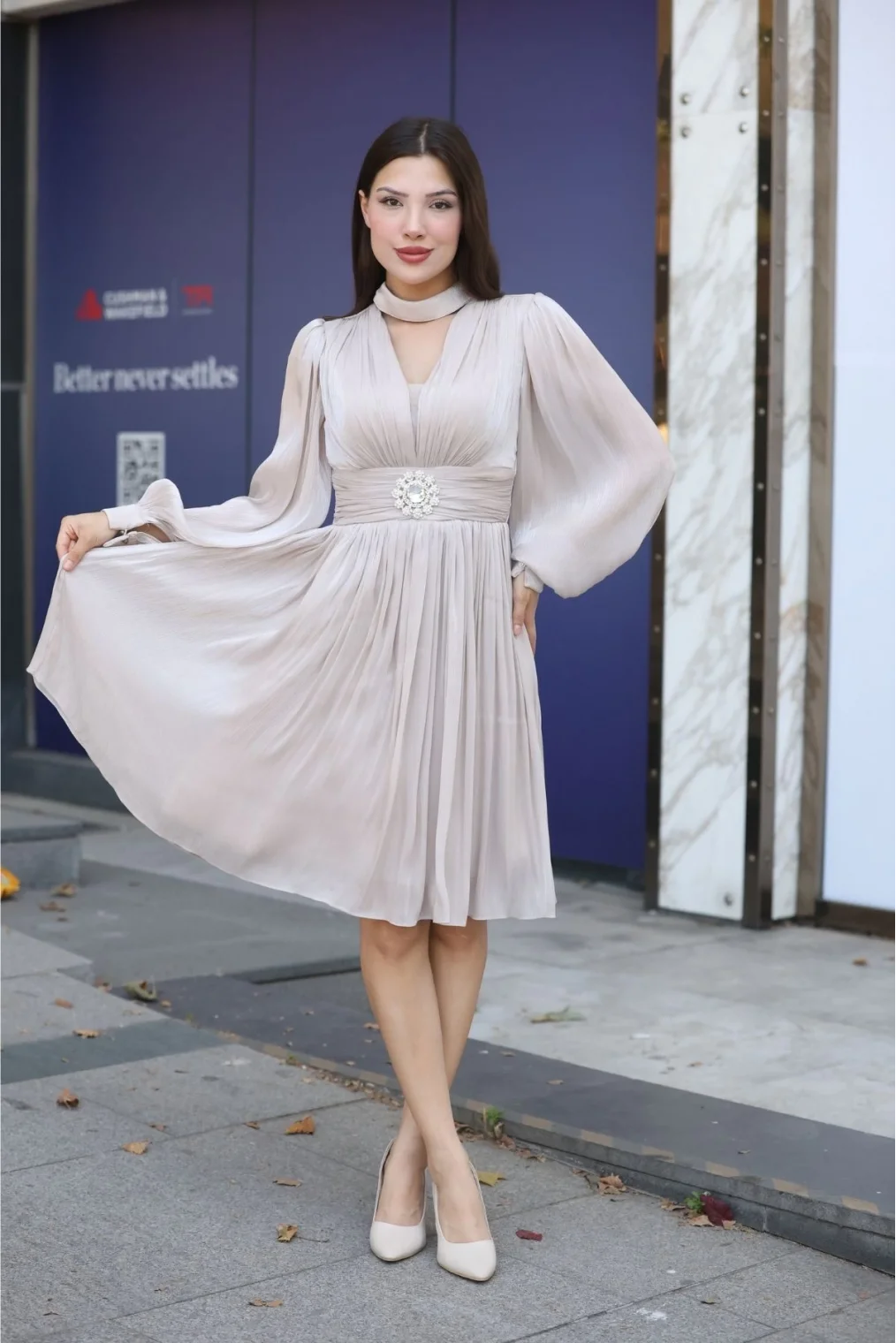 Aksesuar Detaylı Diz Boyu Abiye Elbise 2352-Bej