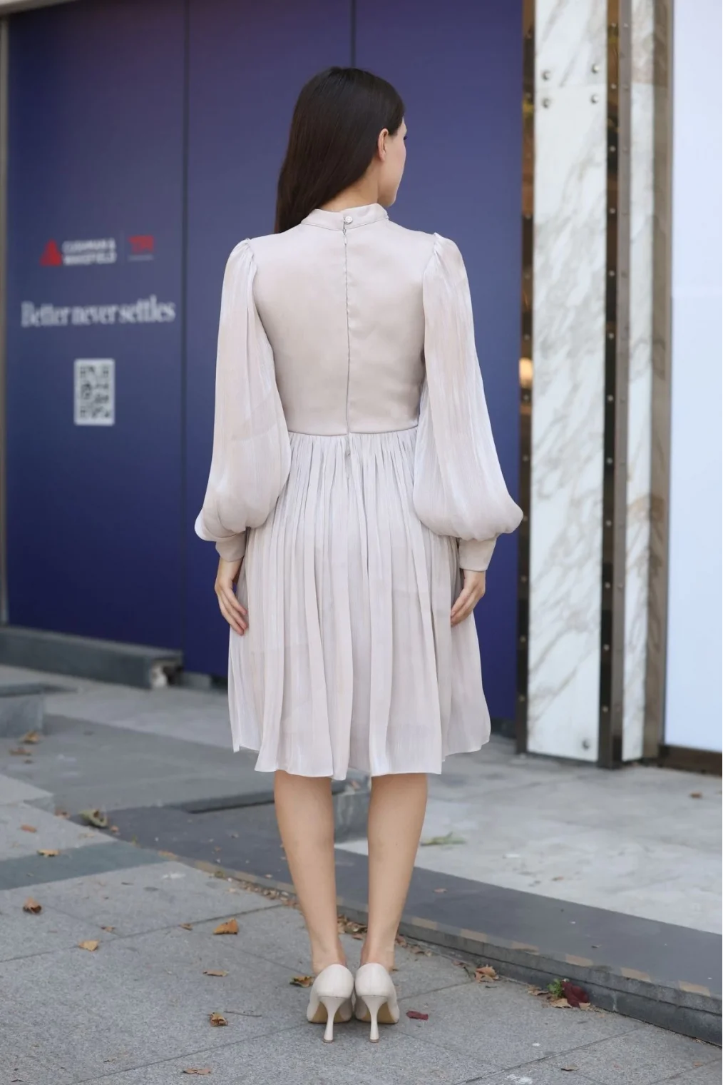 Aksesuar Detaylı Diz Boyu Abiye Elbise 2352-Bej