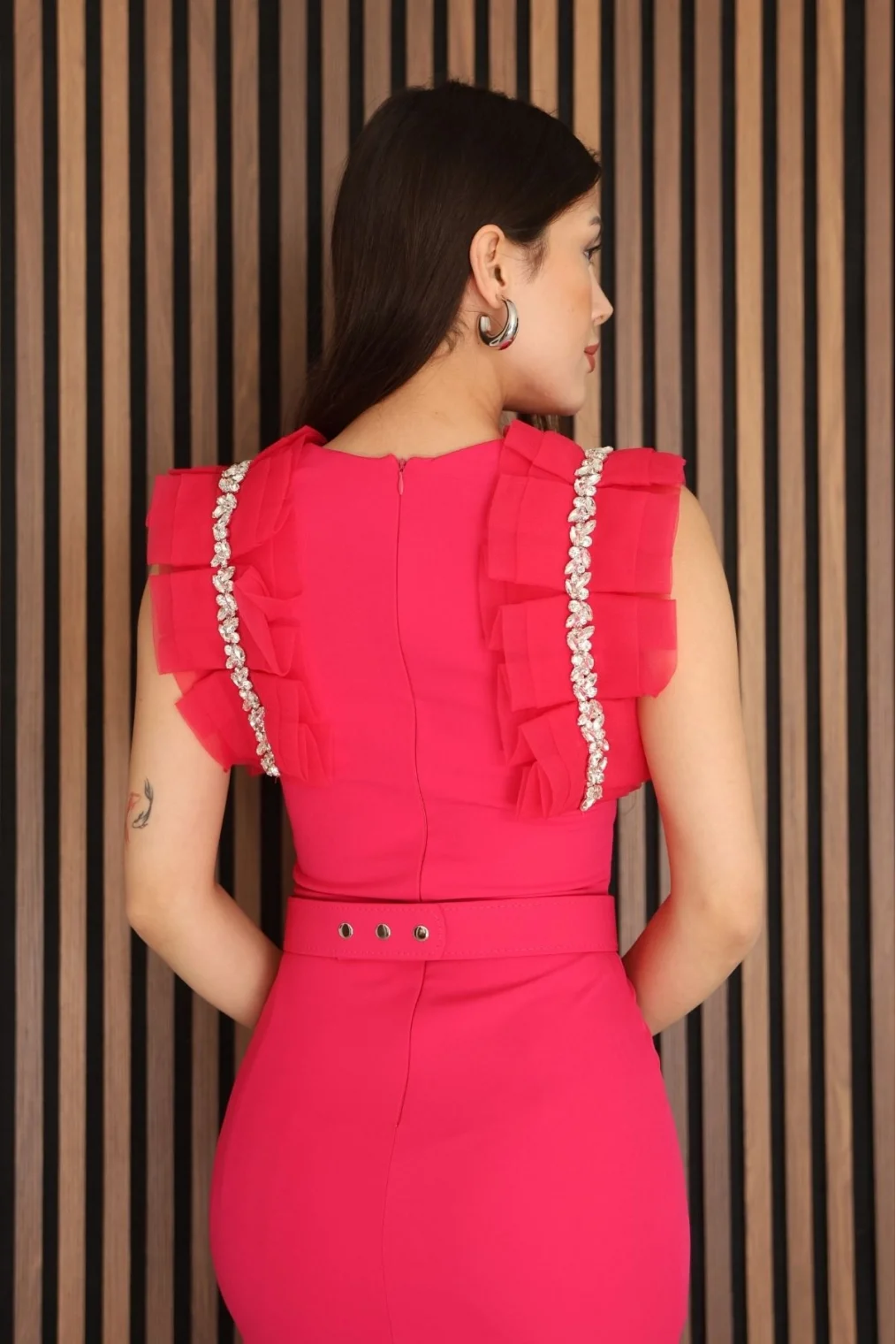 Tül ve Taş Detaylı Kemerli Midi Elbise 2248-Fuşya