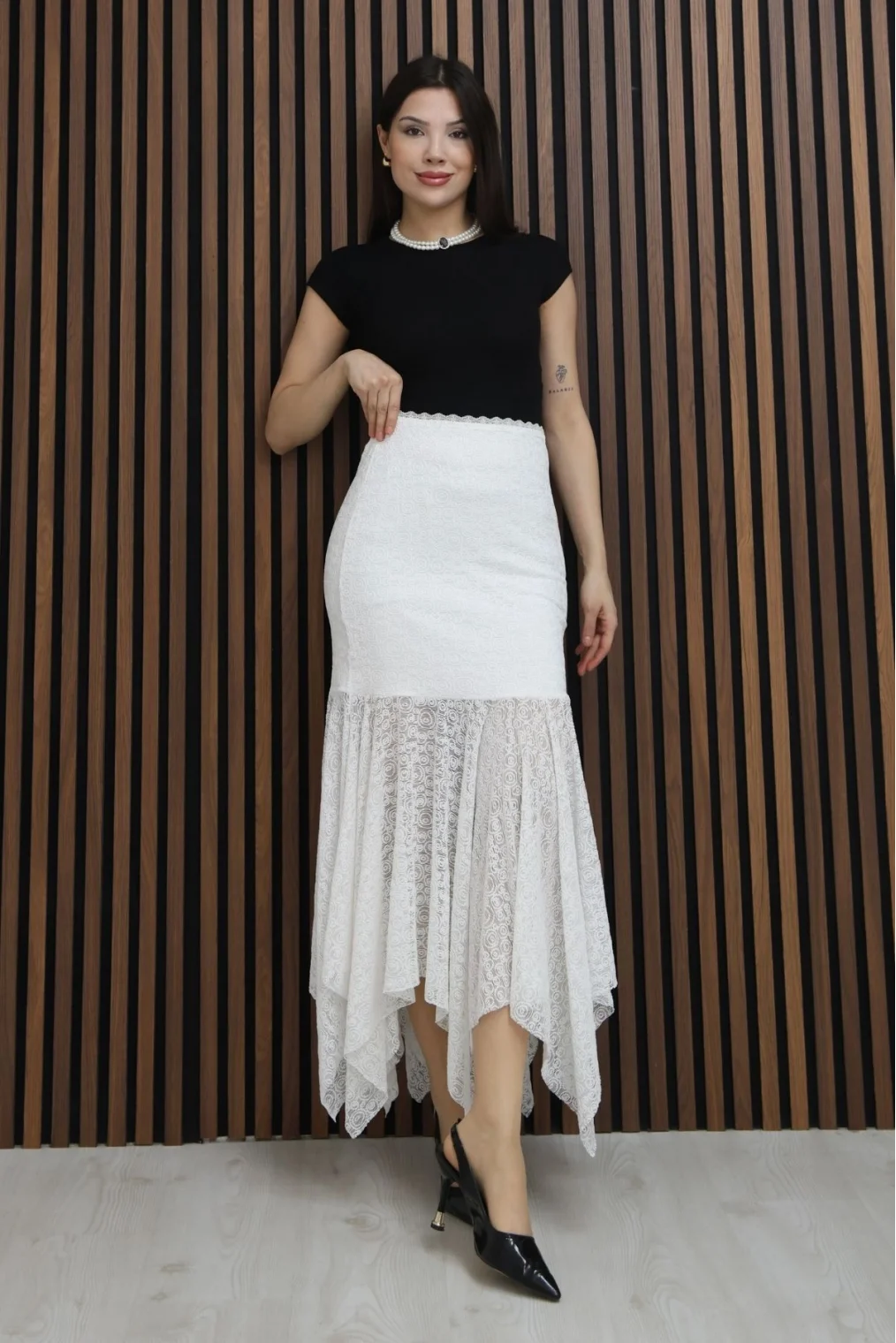 Asimetrik Kesim Dantel Etek 6077-Beyaz