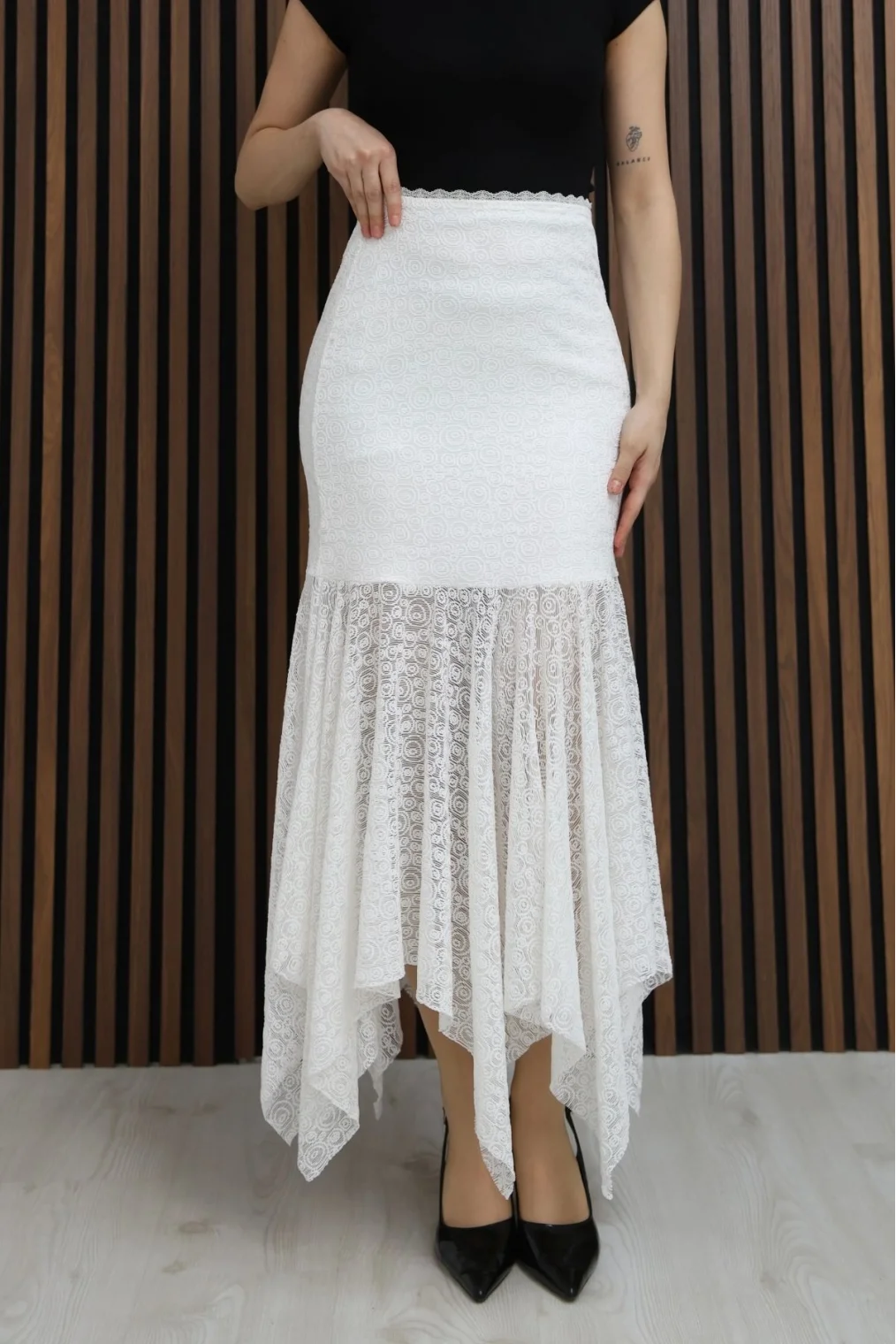 Asimetrik Kesim Dantel Etek 6077-Beyaz