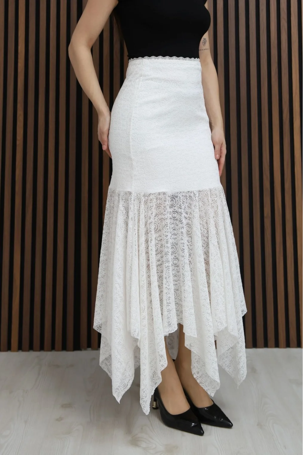 Asimetrik Kesim Dantel Etek 6077-Beyaz