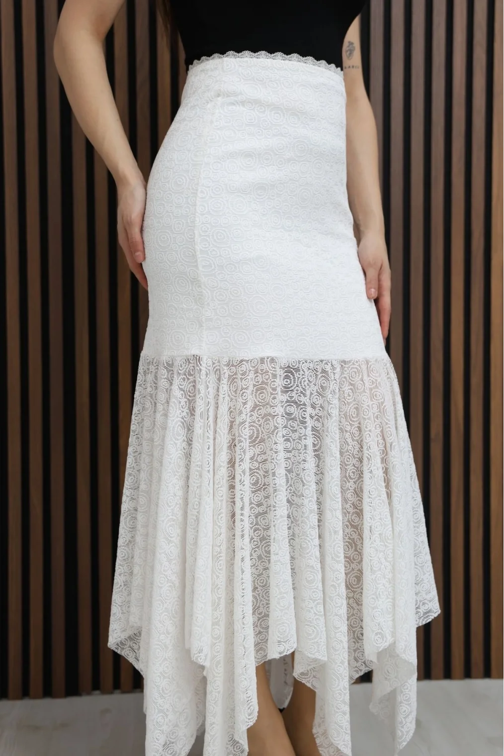 Asimetrik Kesim Dantel Etek 6077-Beyaz