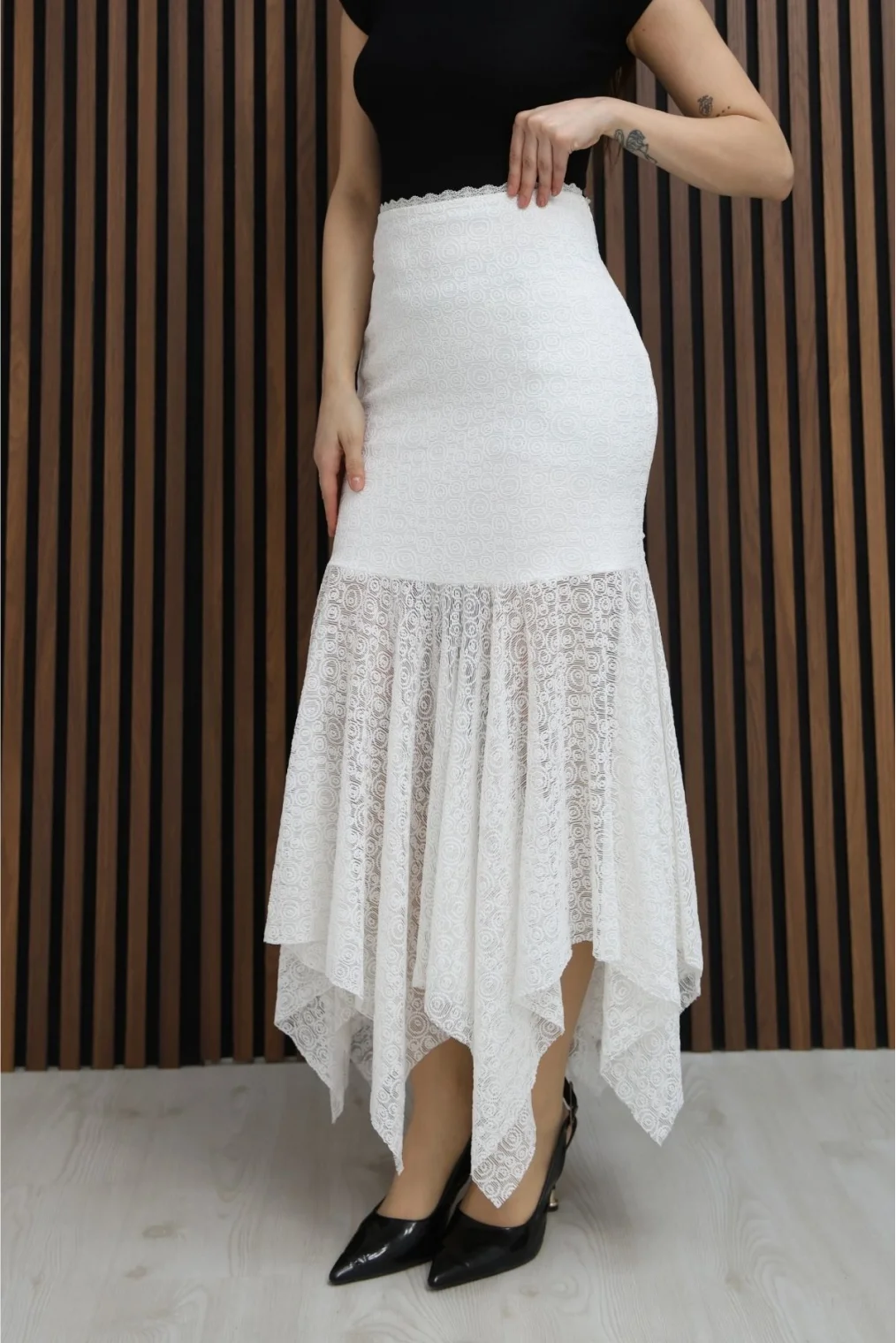 Asimetrik Kesim Dantel Etek 6077-Beyaz