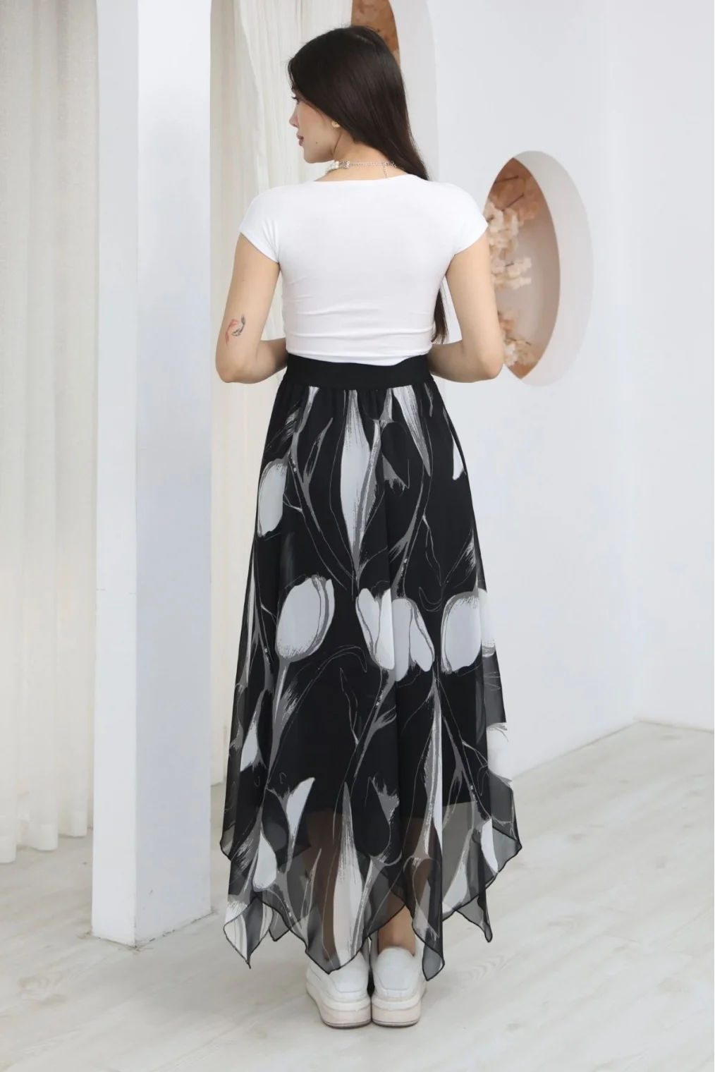 Beli Lastikli Asimetrik Şifon Etek 6071-Siyah / Beyaz