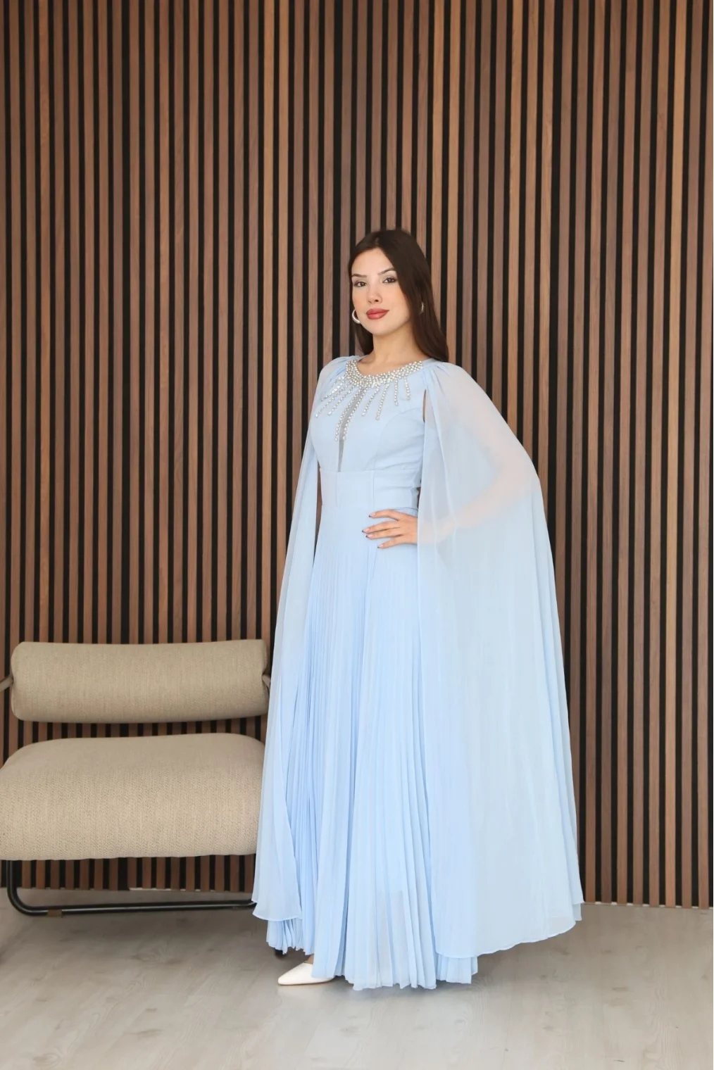 Pelerin Kollu Taş İşlemeli ve Bel Detaylı Abiye Elbise 2256-Bebe Mavisi