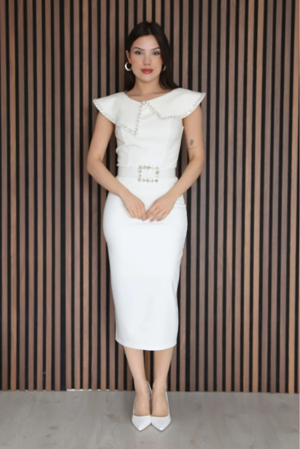 Aller Yaka Taş İşleme Detaylı Midi Elbise 2339-Beyaz