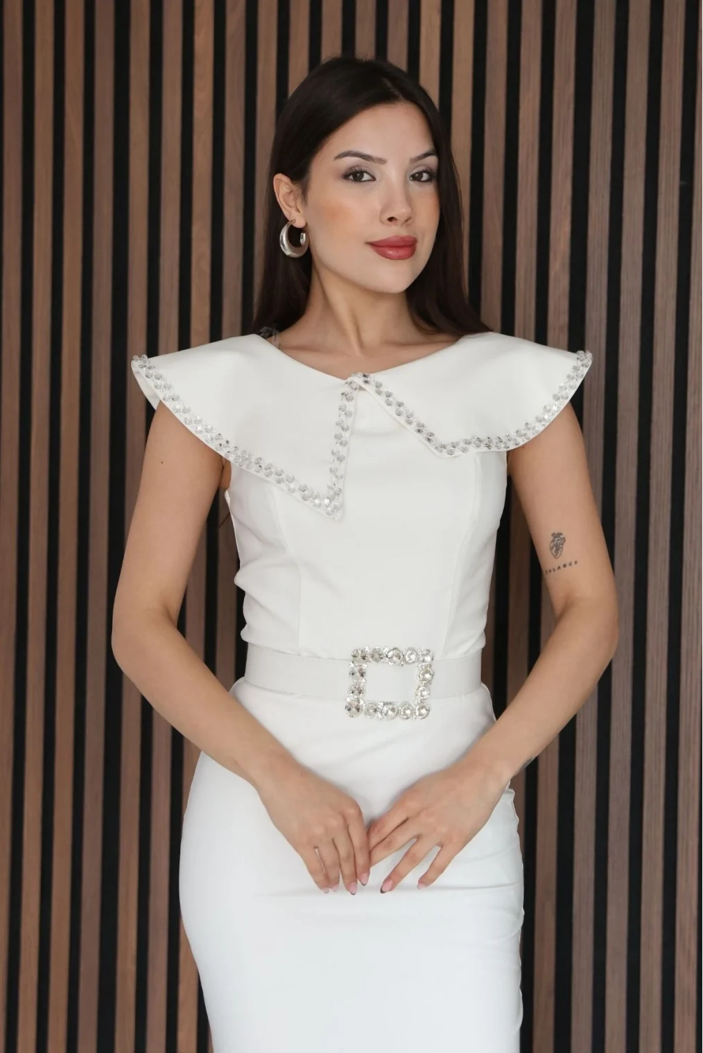 Aller Yaka Taş İşleme Detaylı Midi Elbise 2339-Beyaz