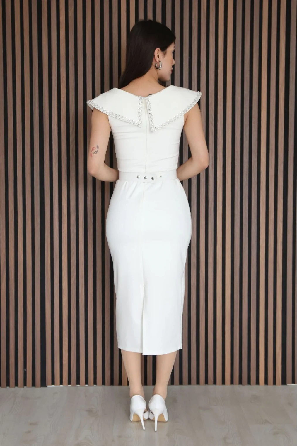 Aller Yaka Taş İşleme Detaylı Midi Elbise 2339-Beyaz