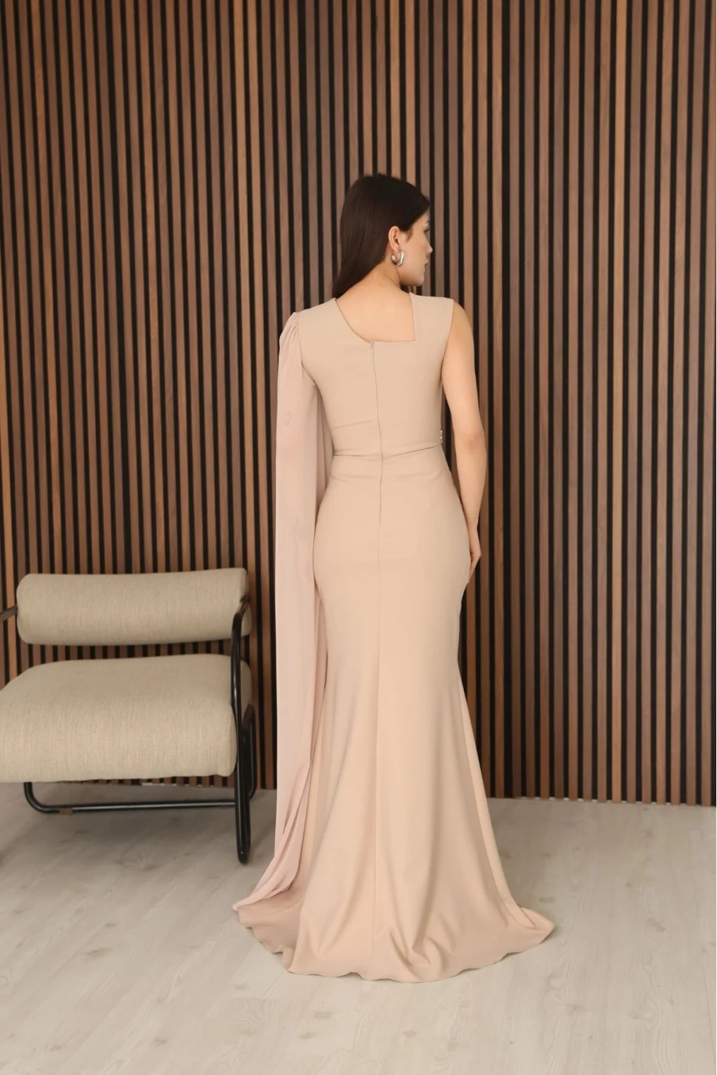 Taş Detaylı Pelerin Kol Balık Abiye Elbise 2366-Camel