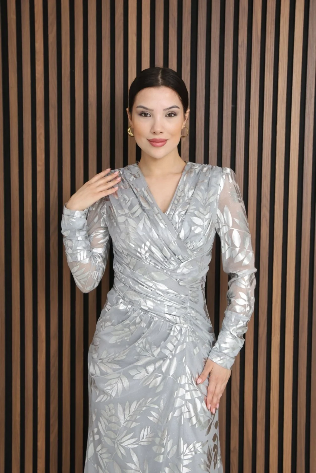 Kruvaze Yaka Bel Pileli Yırtmaçlı Abiye Elbise 2330-Gri