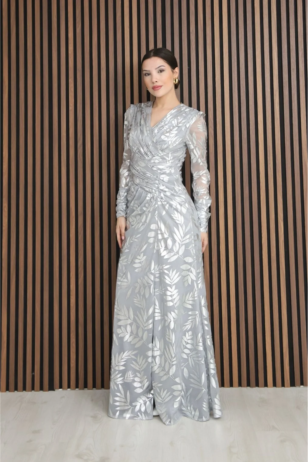 Kruvaze Yaka Bel Pileli Yırtmaçlı Abiye Elbise 2330-Gri