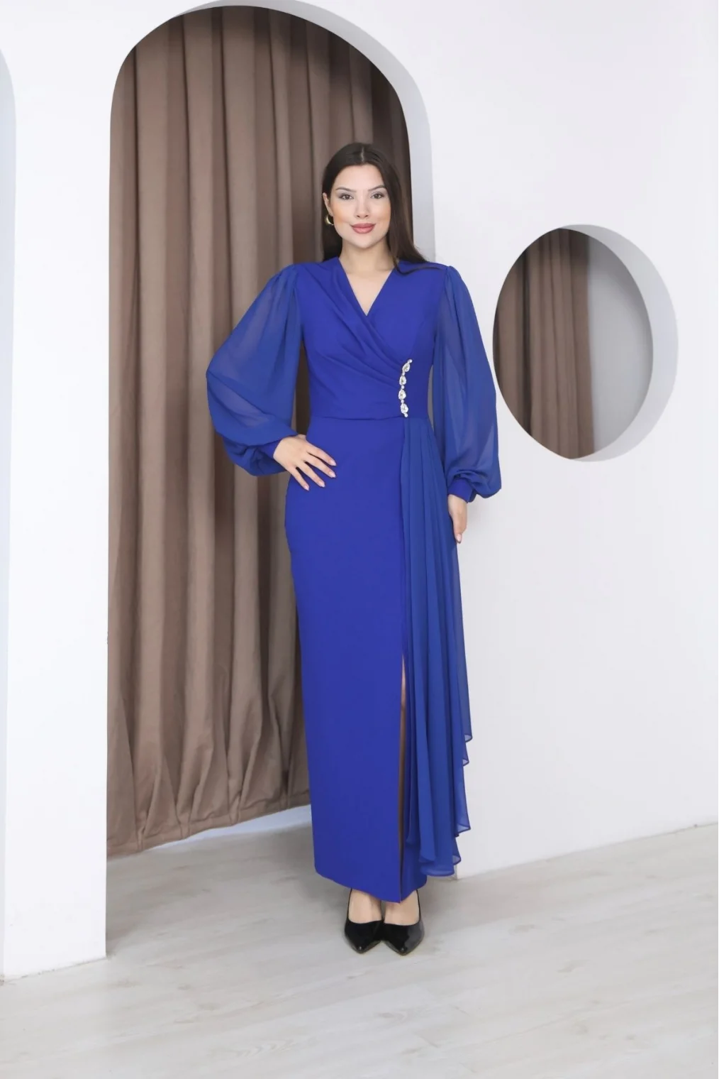 Kruvaze Yaka Şifon Kollu Bel Detaylı Pileli Uzun Abiye Elbise DP5997-Saks