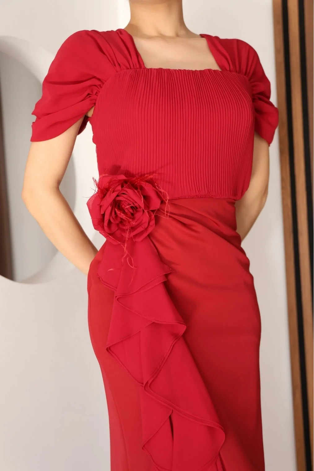 Piliseli ve Şifon Detaylı Uzun Abiye Elbise 2391-Kırmızı