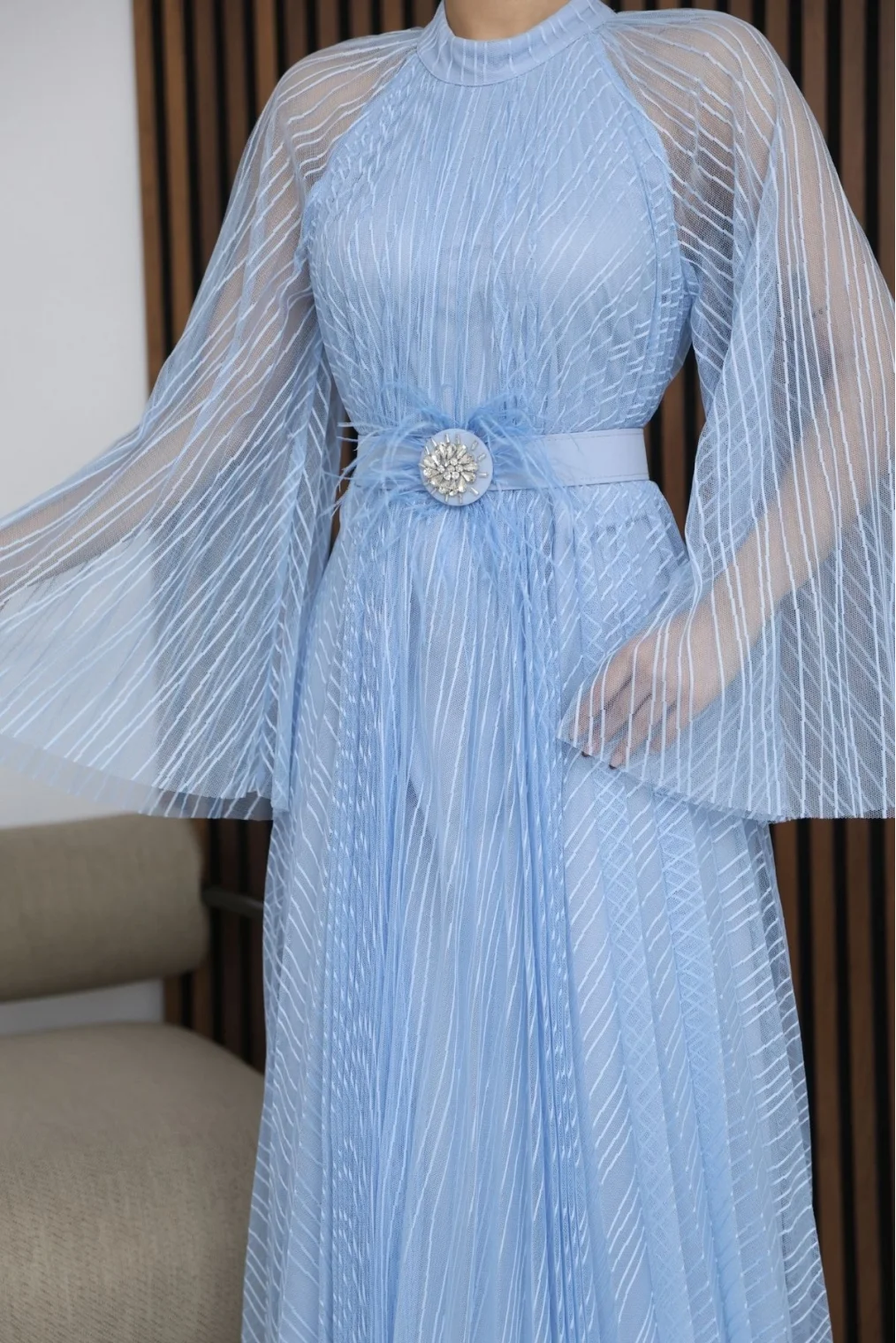 Pilise Detaylı Kemerli Rahat Form Tül Elbise