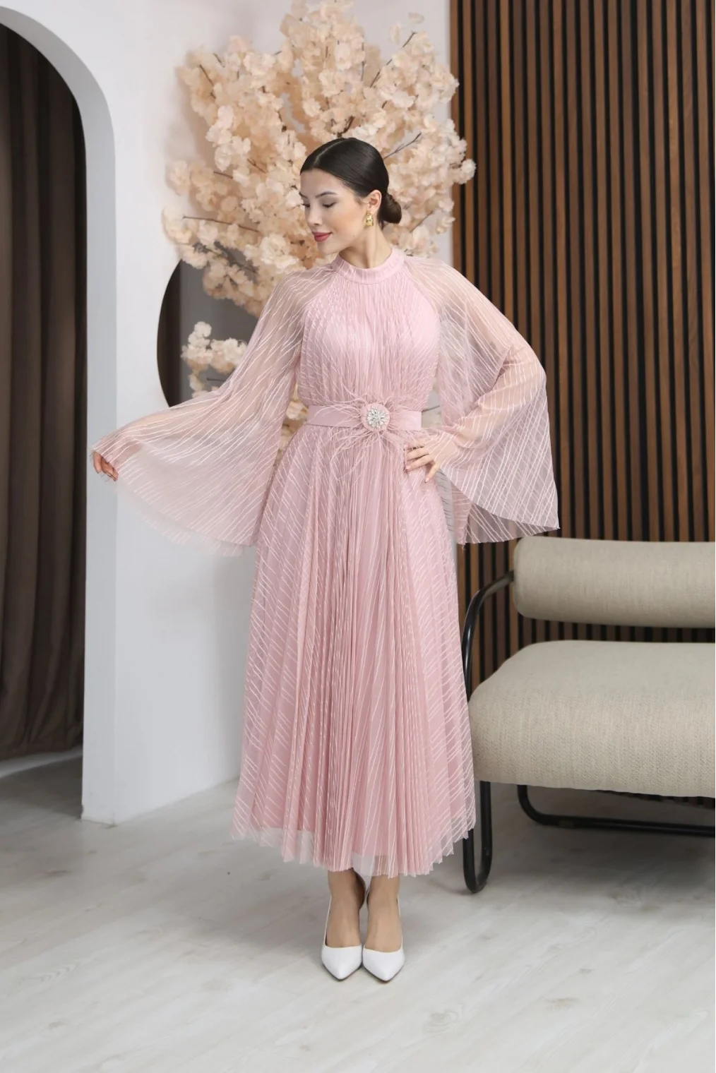 Pilise Detaylı Kemerli Rahat Form Tül Elbise