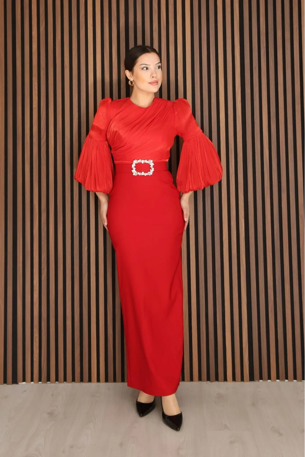 Göğüs Büzgü Detaylı Balon Kol Kalem Midi Elbise 2293-Kırmızı