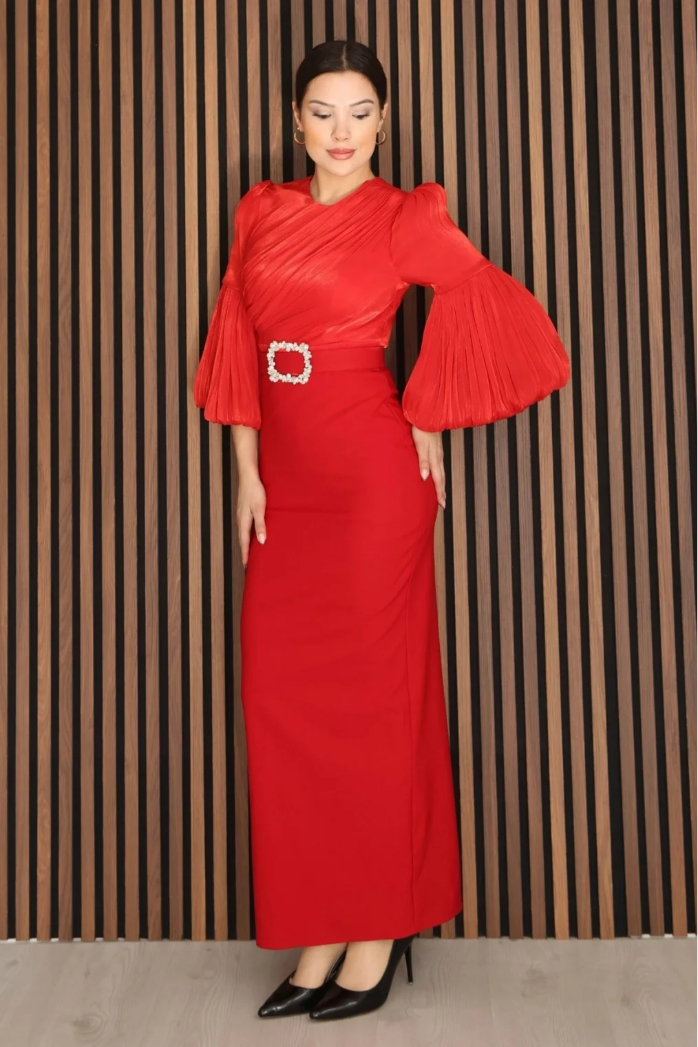 Göğüs Büzgü Detaylı Balon Kol Kalem Midi Elbise