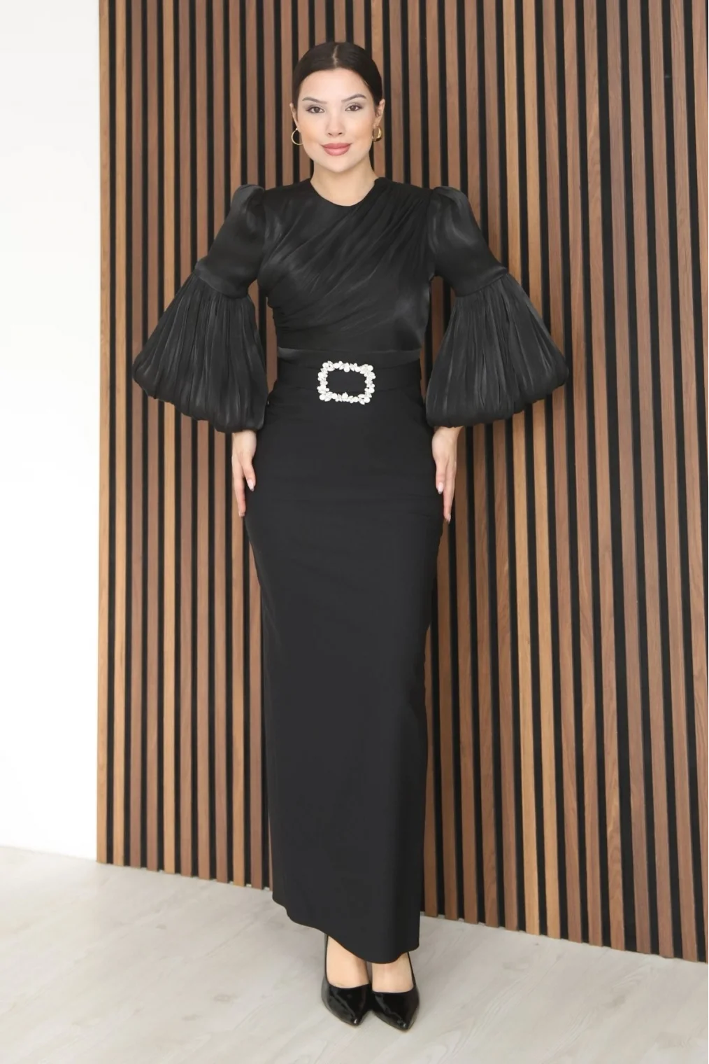 Göğüs Büzgü Detaylı Balon Kol Kalem Midi Elbise 2293-Siyah