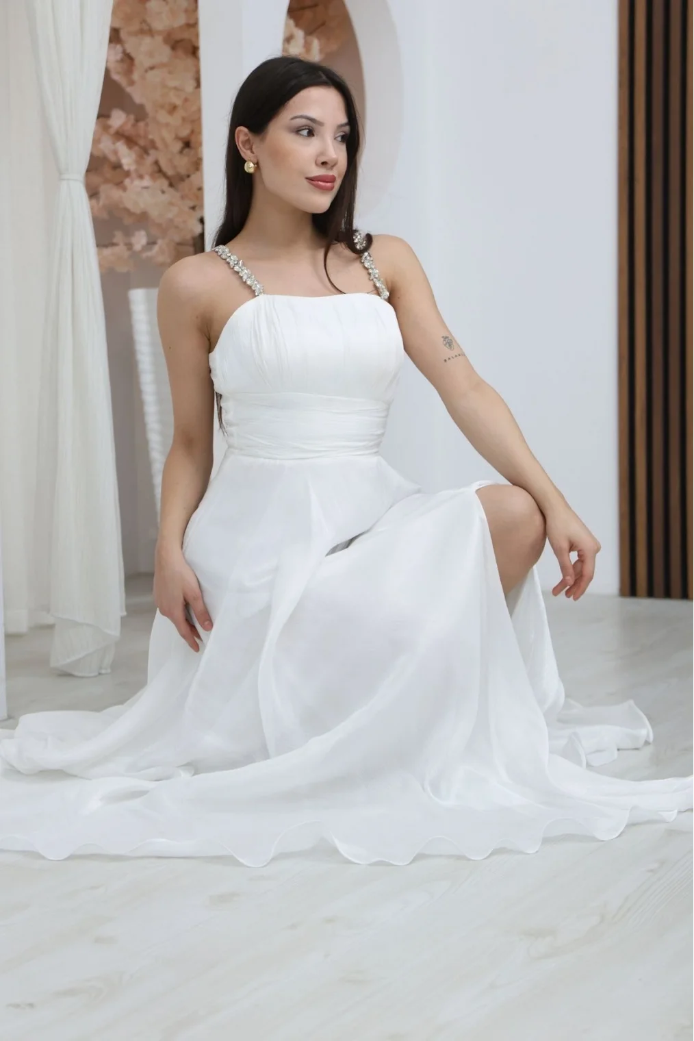 Taş Askılı Büzgü Detaylı Yırtmaçlı Abiye Elbise 2365-Beyaz