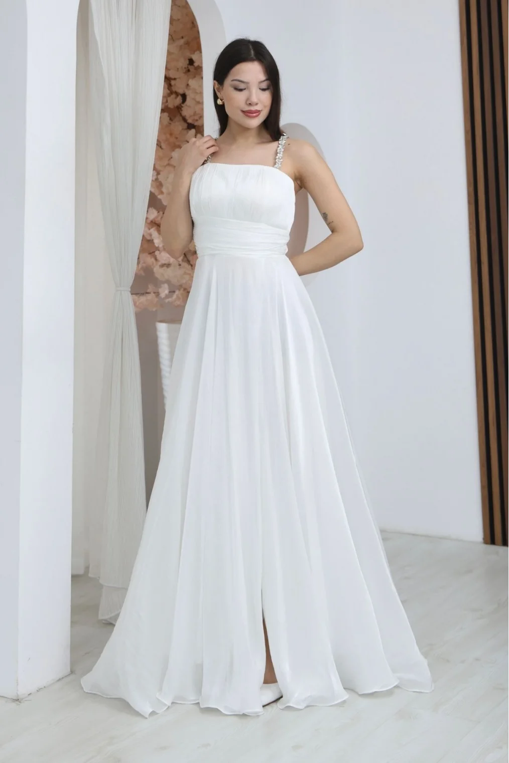 Taş Askılı Büzgü Detaylı Yırtmaçlı Abiye Elbise 2365-Beyaz