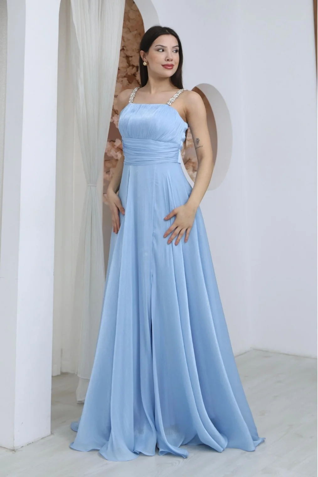 Taş Askılı Büzgü Detaylı Yırtmaçlı Abiye Elbise 2365-Bebe Mavisi