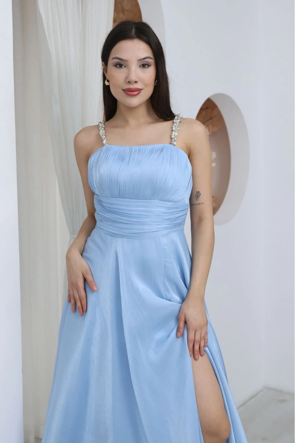 Taş Askılı Büzgü Detaylı Yırtmaçlı Abiye Elbise 2365-Bebe Mavisi