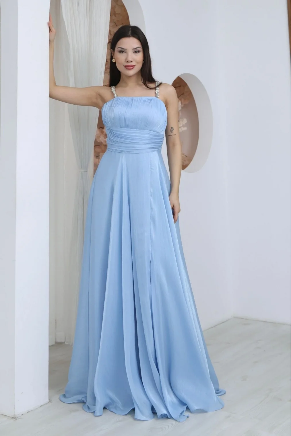 Taş Askılı Büzgü Detaylı Yırtmaçlı Abiye Elbise 2365-Bebe Mavisi