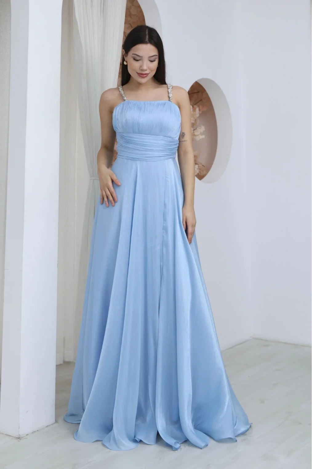 Taş Askılı Büzgü Detaylı Yırtmaçlı Abiye Elbise 2365-Bebe Mavisi