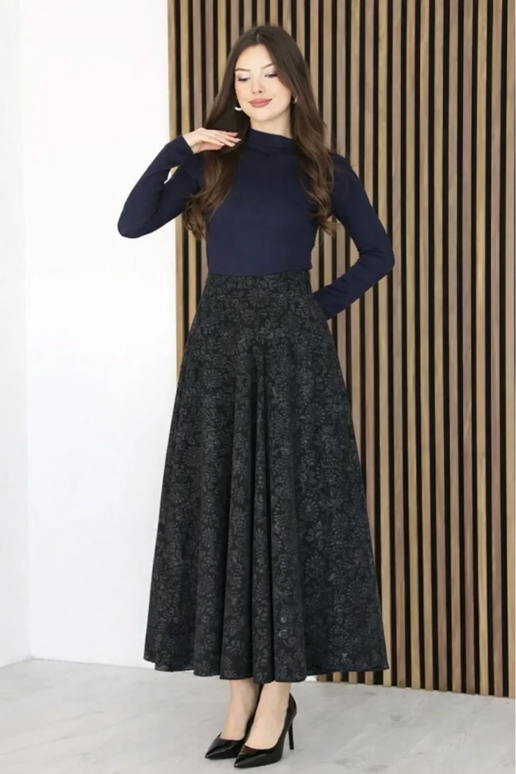 Baskılı ve Payetli Kadife Uzun Kloş Etek 6079-Siyah/Çağla