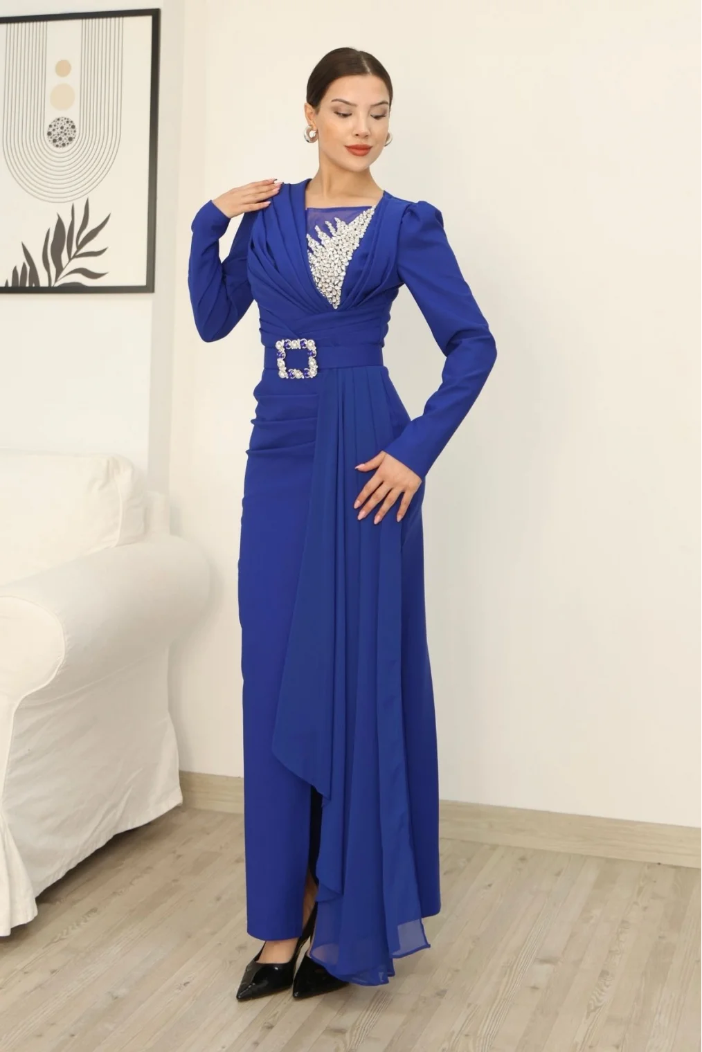 Taş İşlemeli ve Pile Detaylı Pelerinli Abiye Elbise 2312-Saks