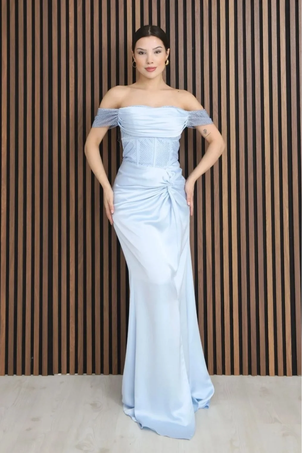 Straplez Yaka File ve Bel Detaylı Saten Abiye Elbise 2368-Bebe Mavisi