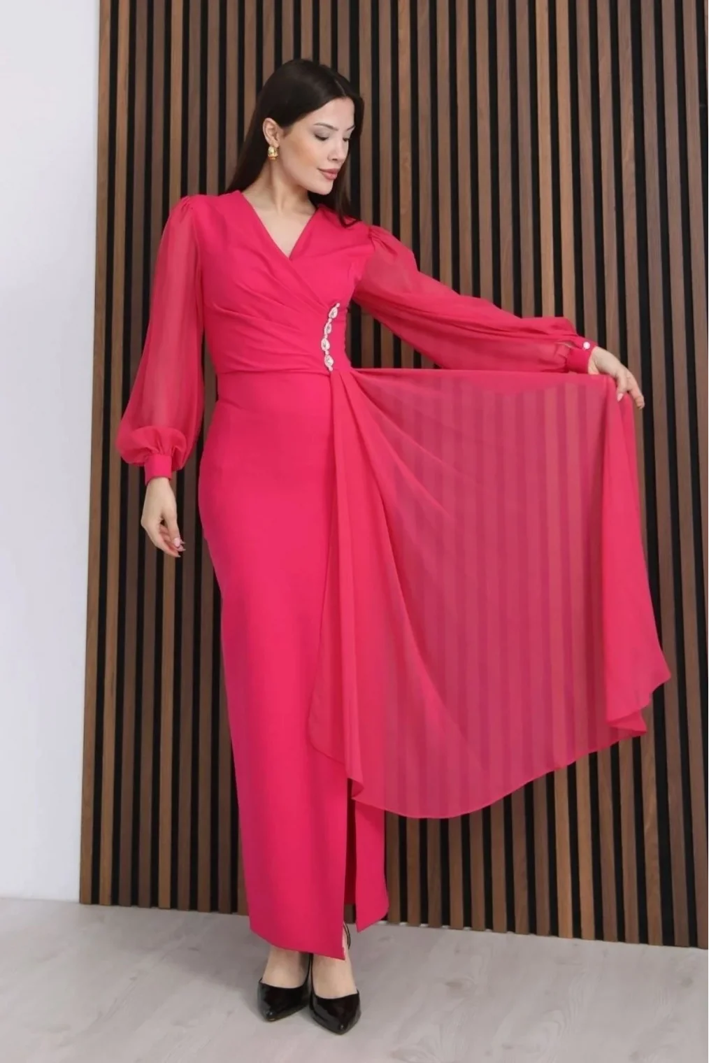 Kruvaze Yaka Şifon Kollu Bel Detaylı Pileli Uzun Abiye Elbise DP5997-Fuşya