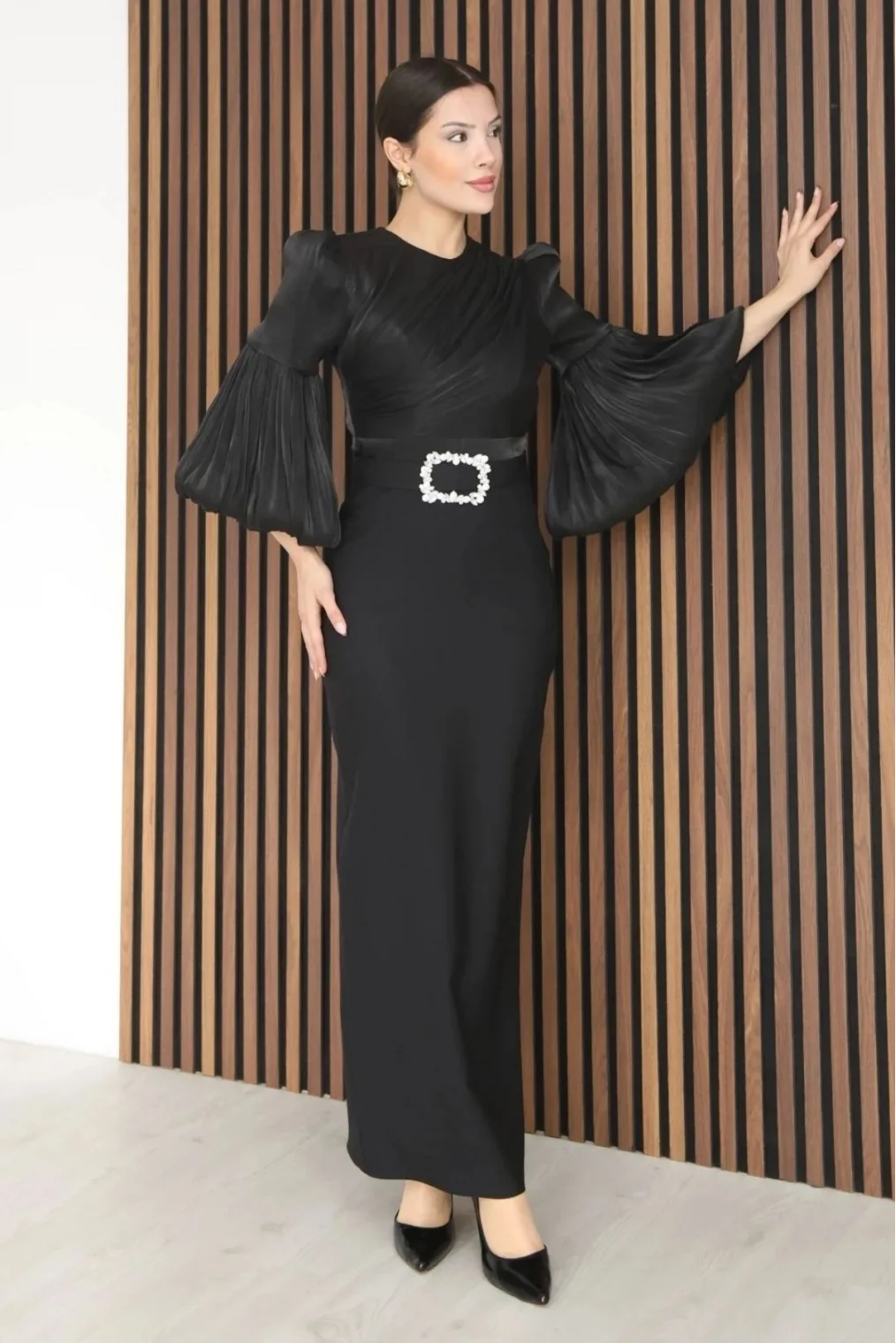 Göğüs Büzgü Detaylı Balon Kol Kalem Midi Elbise 2293-Siyah