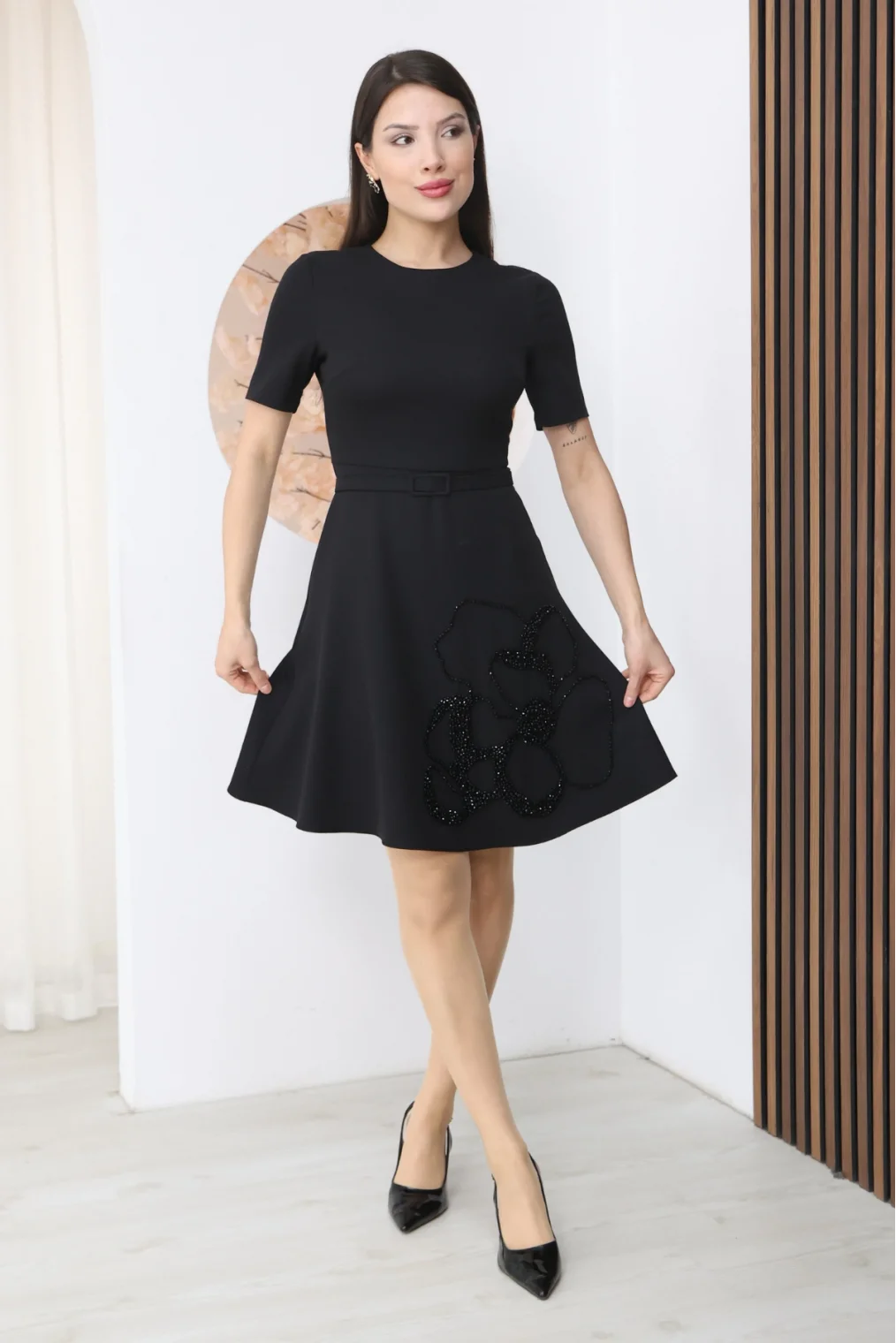 Nursel Ergin İşleme Detaylı Kemerli Elbise 6082-Siyah