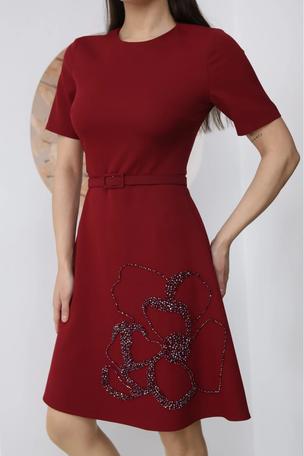 Nursel Ergin İşleme Detaylı Kemerli Elbise 6082-Bordo