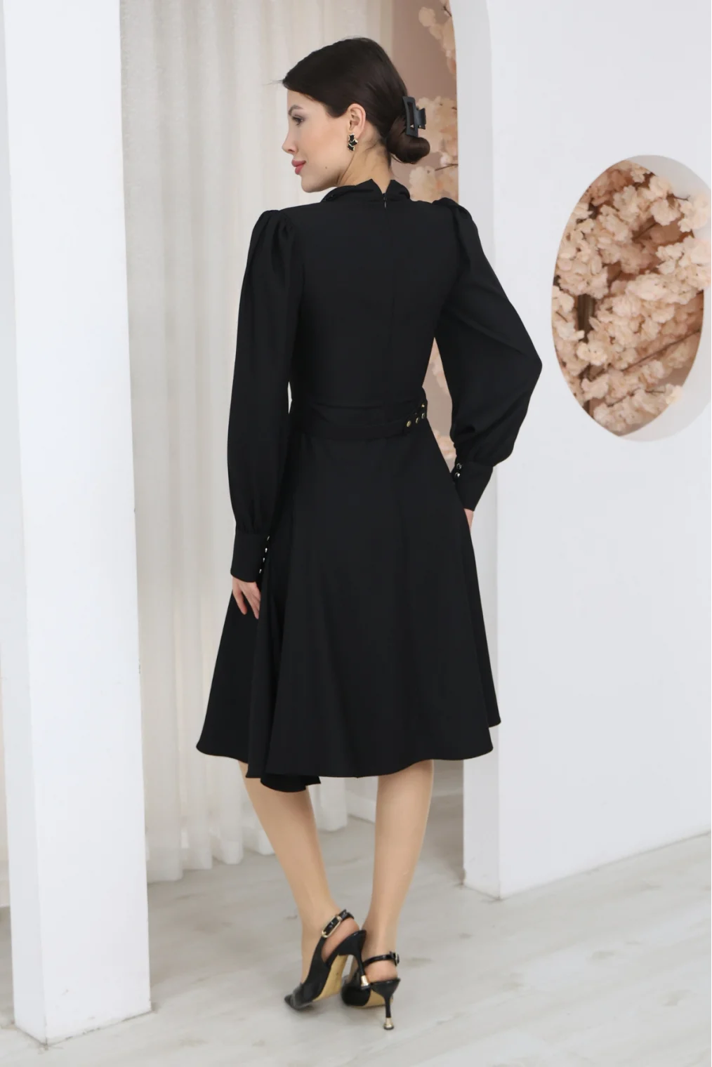 Nursel Ergin Yaka İşlemeli Asimetrik Kesim Elbise 6080-Siyah