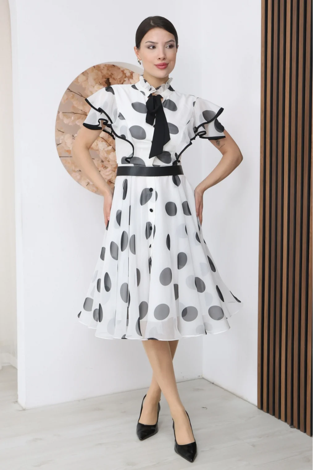 Nursel Ergin Düğme ve Bağlama Detaylı Puantiyeli Elbise 6081-Beyaz