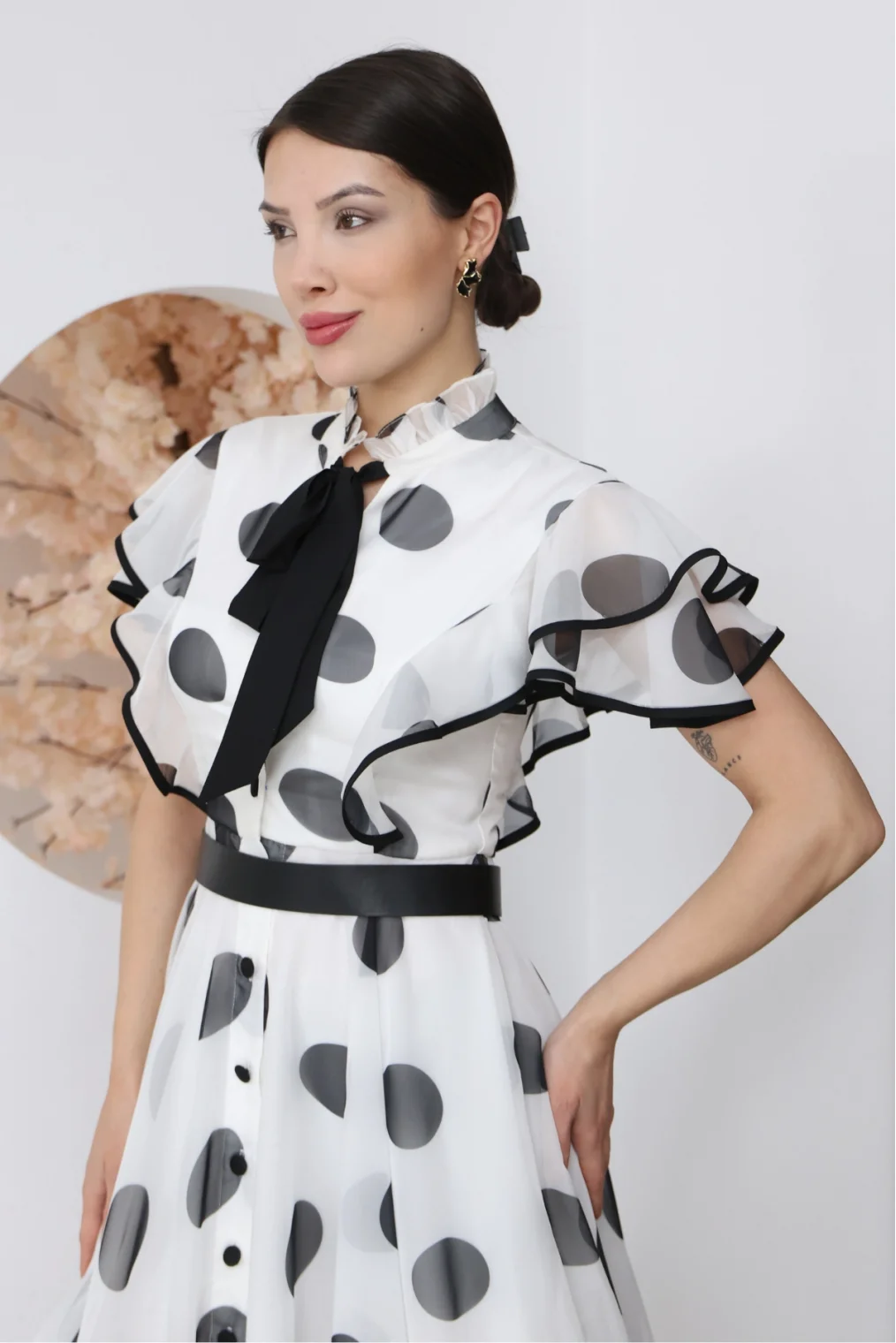 Nursel Ergin Düğme ve Bağlama Detaylı Puantiyeli Elbise 6081-Beyaz