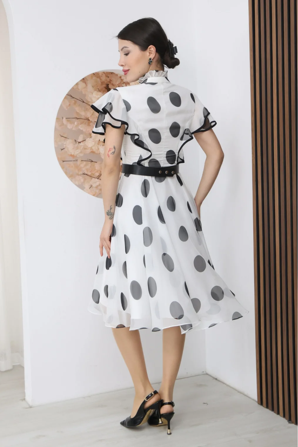 Nursel Ergin Düğme ve Bağlama Detaylı Puantiyeli Elbise 6081-Beyaz