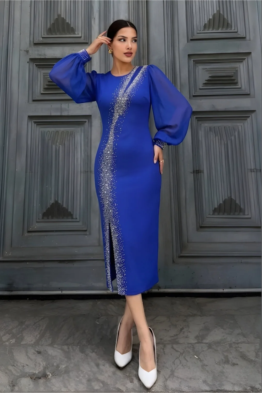 Yaka Detaylı Taş ve İnci Süslemeli Abiye Elbise 2204-Saks