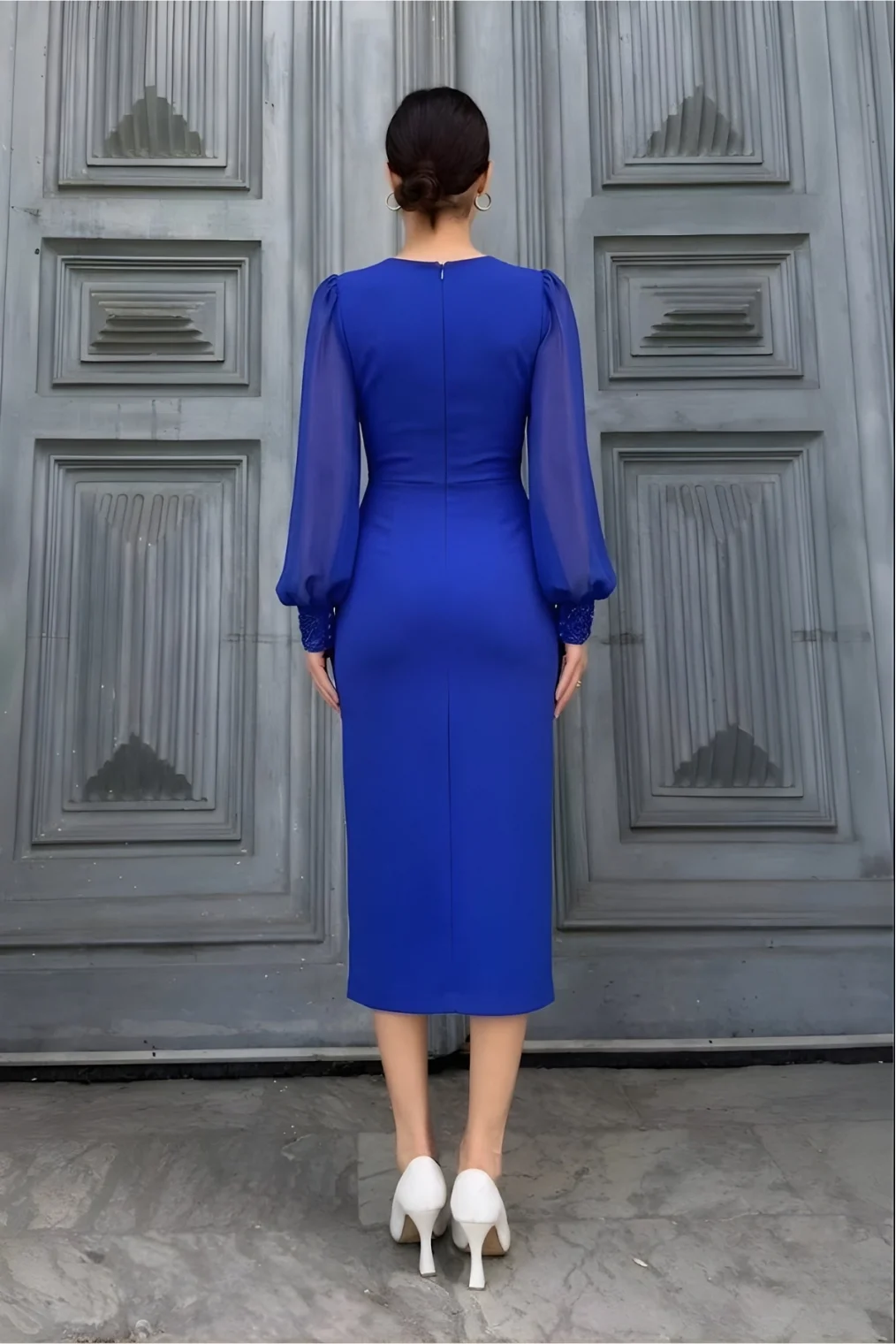 Yaka Detaylı Taş ve İnci Süslemeli Abiye Elbise 2204-Saks