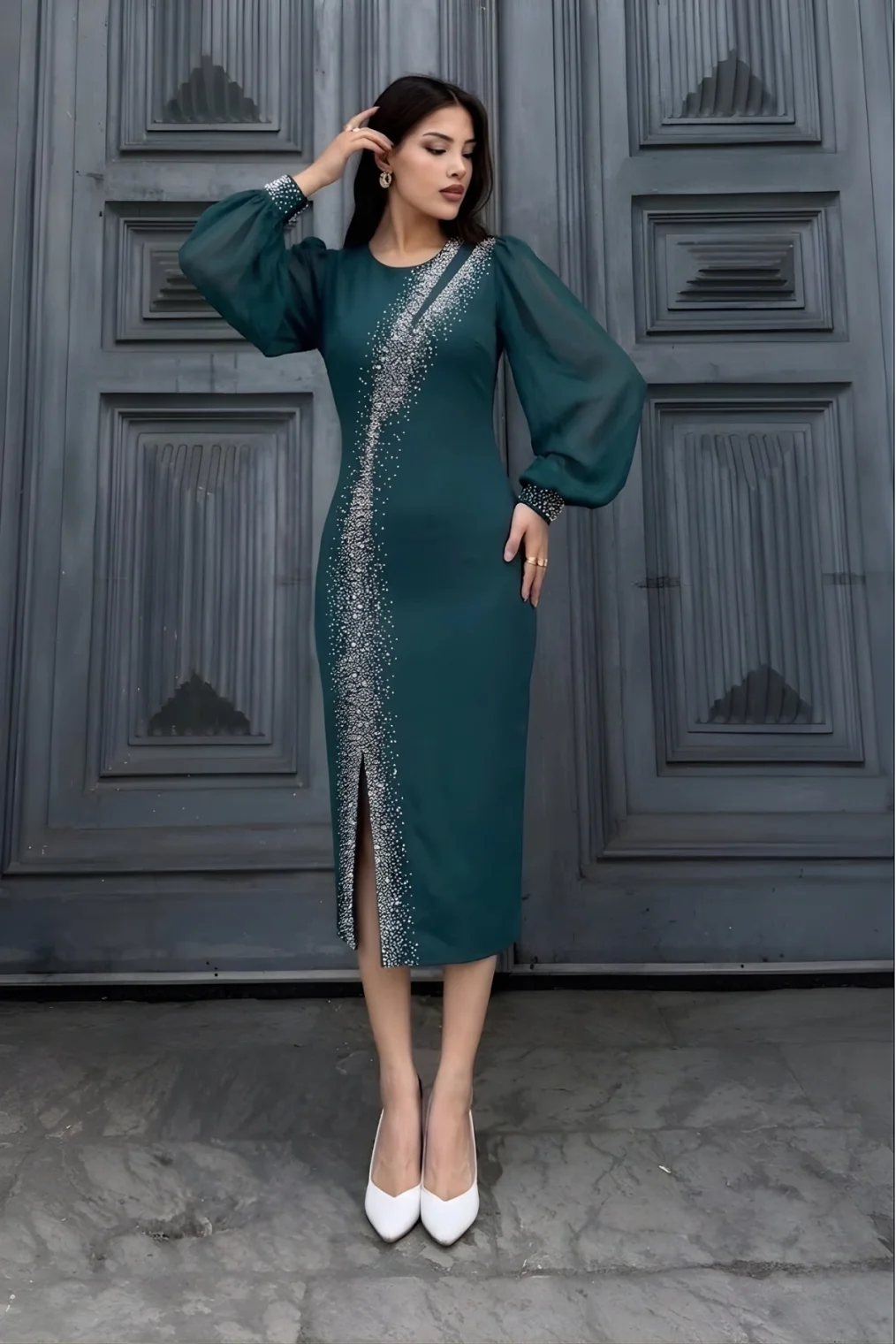 Yaka Detaylı Taş ve İnci Süslemeli Abiye Elbise 2204-Yeşil