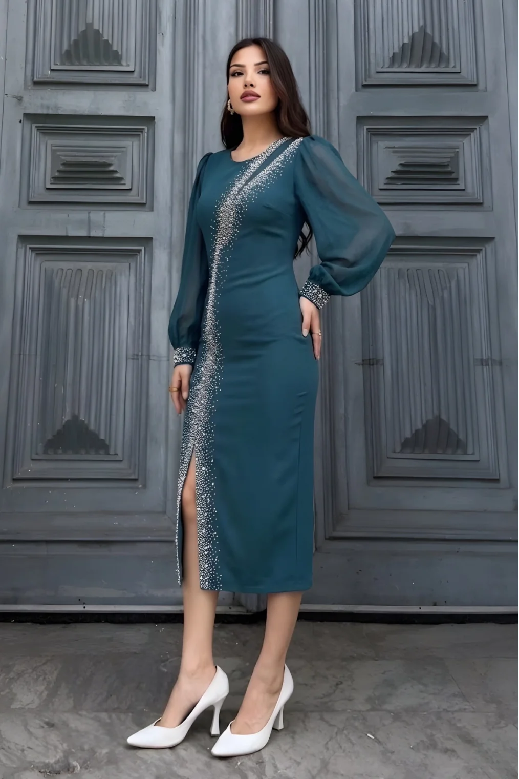 Yaka Detaylı Taş ve İnci Süslemeli Abiye Elbise 2204-Yeşil